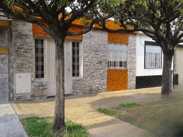 Ph al frente .3amb.patio y terraza ,Ramos Mejia sur