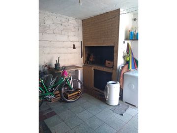 CASA EN VENTA AL FRENTE ZONA SUR OPORTUNIDAD