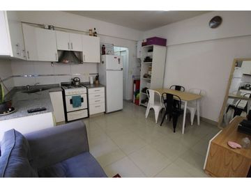 Departamento .2amb.Av presidente Peron 1000.