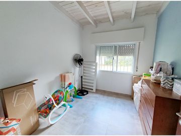 Excelente Propiedad en FUNES. Zona 1. Lote 1360m2.