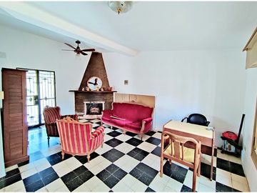 Excelente Propiedad en FUNES. Zona 1. Lote 1360m2.