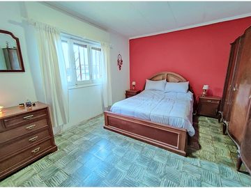 Excelente Propiedad en FUNES. Zona 1. Lote 1360m2.