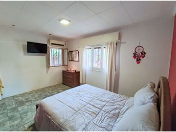 Excelente Propiedad en FUNES. Zona 1. Lote 1360m2.