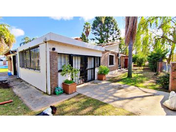 Excelente Propiedad en FUNES. Zona 1. Lote 1360m2.