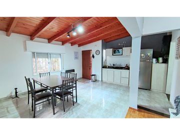 Excelente Propiedad en FUNES. Zona 1. Lote 1360m2.