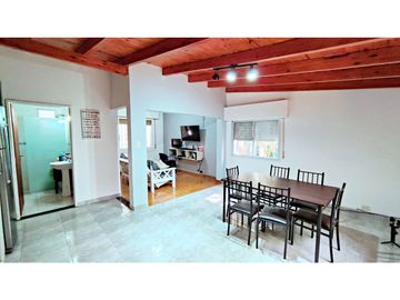 Excelente Propiedad en FUNES. Zona 1. Lote 1360m2.