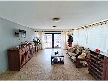 Excelente Propiedad en FUNES. Zona 1. Lote 1360m2.
