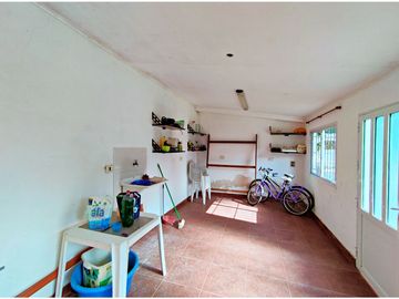 Excelente Propiedad en FUNES. Zona 1. Lote 1360m2.