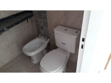 Dos dormitorios sobre Av. Francia con Ventilación Cruzada.