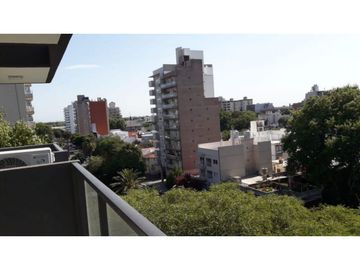 Dos dormitorios sobre Av. Francia con Ventilación Cruzada.