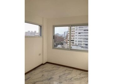 Dos dormitorios sobre Av. Francia con Ventilación Cruzada.