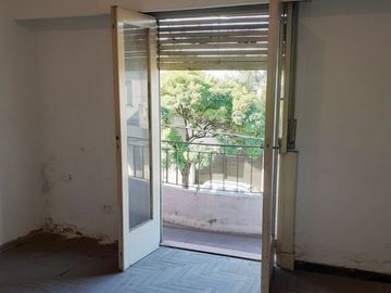 #piso #departamento #ph #tipocasa #villalugano #venta  4 ambientes Balcon corrido Terraza Sin expensas Sobre Murguiondo