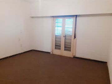 #piso #departamento #ph #tipocasa #villalugano #venta  4 ambientes Balcon corrido Terraza Sin expensas Sobre Murguiondo