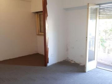 #piso #departamento #ph #tipocasa #villalugano #venta  4 ambientes Balcon corrido Terraza Sin expensas Sobre Murguiondo