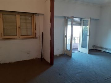 #piso #departamento #ph #tipocasa #villalugano #venta  4 ambientes Balcon corrido Terraza Sin expensas Sobre Murguiondo