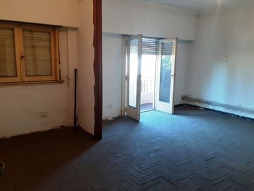 #piso #departamento #ph #tipocasa #villalugano #venta  4 ambientes Balcon corrido Terraza Sin expensas Sobre Murguiondo