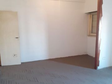 #piso #departamento #ph #tipocasa #villalugano #venta  4 ambientes Balcon corrido Terraza Sin expensas Sobre Murguiondo