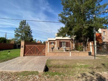 CASA EN ROLDAN - AZURDUY 239 - OPORTUNIDAD