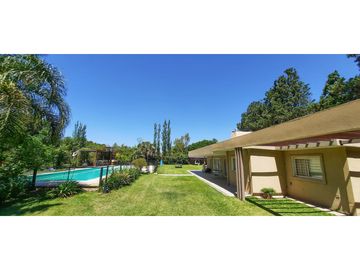 Casa imponente en Roldán, zona inmejorable GRAN TERRENO