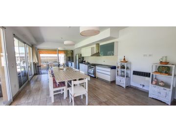 Casa imponente en Roldán, zona inmejorable GRAN TERRENO