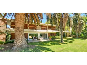 Casa quinta imponente en Funes