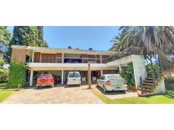 Casa quinta imponente en Funes