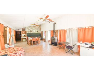 Casa quinta imponente en Funes
