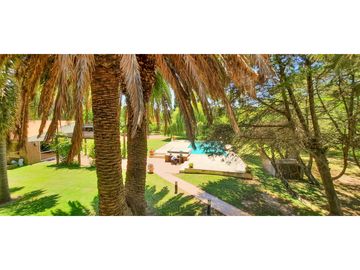 Casa quinta imponente en Funes