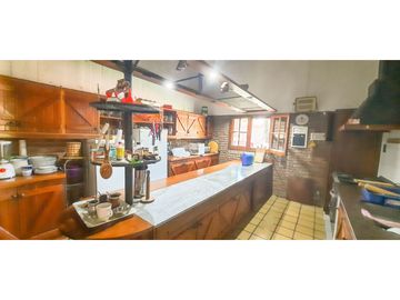 Casa quinta imponente en Funes