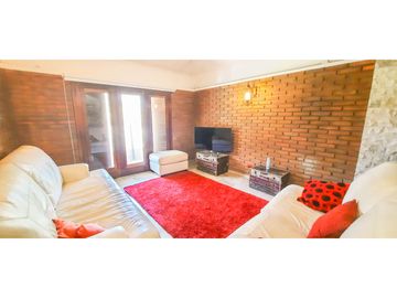 Casa quinta imponente en Funes