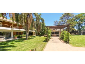 Casa quinta imponente en Funes