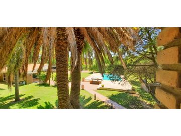 Casa quinta imponente en Funes