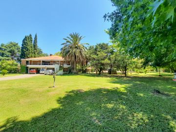Casa quinta imponente en Funes