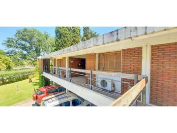 Casa quinta imponente en Funes