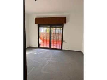 GALPON 300 m2  CON  OFICINAS /VIVIENDA BV. AVELLANEDA Y PELLEGRINI