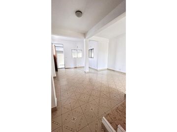 GALPON 300 m2  CON  OFICINAS /VIVIENDA BV. AVELLANEDA Y PELLEGRINI