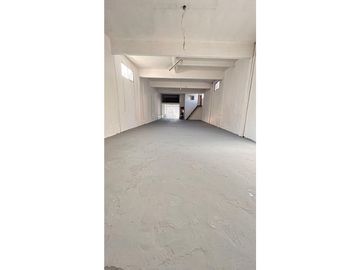 GALPON 300 m2  CON  OFICINAS /VIVIENDA BV. AVELLANEDA Y PELLEGRINI