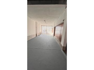 GALPON 300 m2  CON  OFICINAS /VIVIENDA BV. AVELLANEDA Y PELLEGRINI