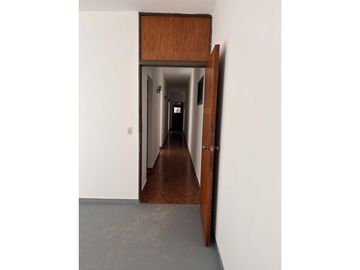 GALPON 300 m2  CON  OFICINAS /VIVIENDA BV. AVELLANEDA Y PELLEGRINI