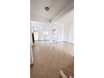 GALPON 300 m2  CON  OFICINAS /VIVIENDA BV. AVELLANEDA Y PELLEGRINI