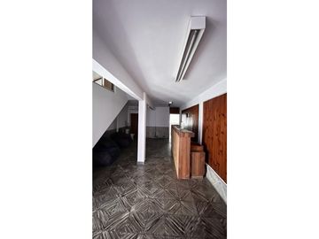GALPON 300 m2  CON  OFICINAS /VIVIENDA BV. AVELLANEDA Y PELLEGRINI