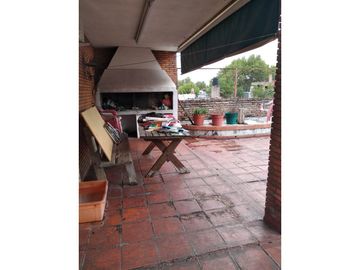 GALPON 300 m2  CON  OFICINAS /VIVIENDA BV. AVELLANEDA Y PELLEGRINI
