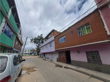 VENTA DE CASA EN BARRIO NUEVA YORK KENNEDY CARVAJAL PROYECTO EMPRESA