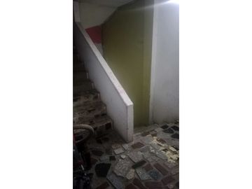 VENDO CASA BODEGA ESQUINERA  PORTAL AMERICAS VILLA LA LOMA