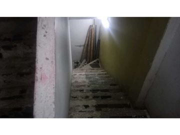 VENDO CASA BODEGA ESQUINERA  PORTAL AMERICAS VILLA LA LOMA
