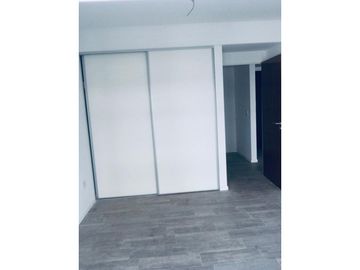 Excelente Departamento al frente con balcón. Zona Plaza López.