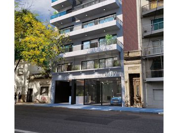 Excelente Departamento al frente con balcón. Zona Plaza López.