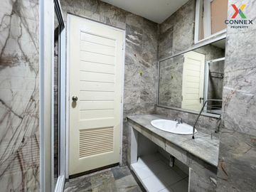 FOR SELL townhouse Varathorn Ville Pattanakarn 44 MRT-Lat Phrao CX-98941