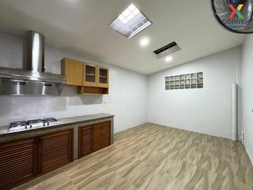 FOR SELL townhouse Varathorn Ville Pattanakarn 44 MRT-Lat Phrao CX-98941
