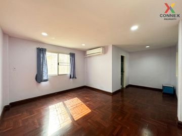 FOR SELL townhouse Varathorn Ville Pattanakarn 44 MRT-Lat Phrao CX-98941